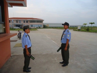TUYỂN NHÂN VIÊN GIAM1 SÁT AN NINH